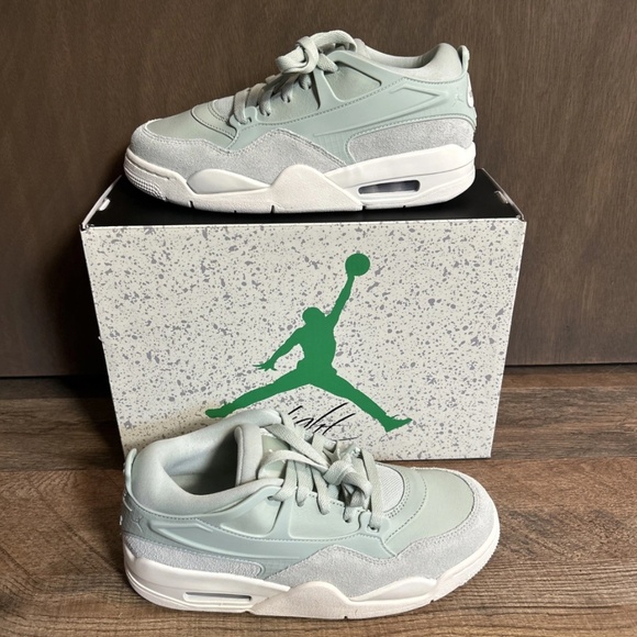 Nike Jordan Air Jordan 4 RM Seafoam Sneakers - Picture 3 of 10